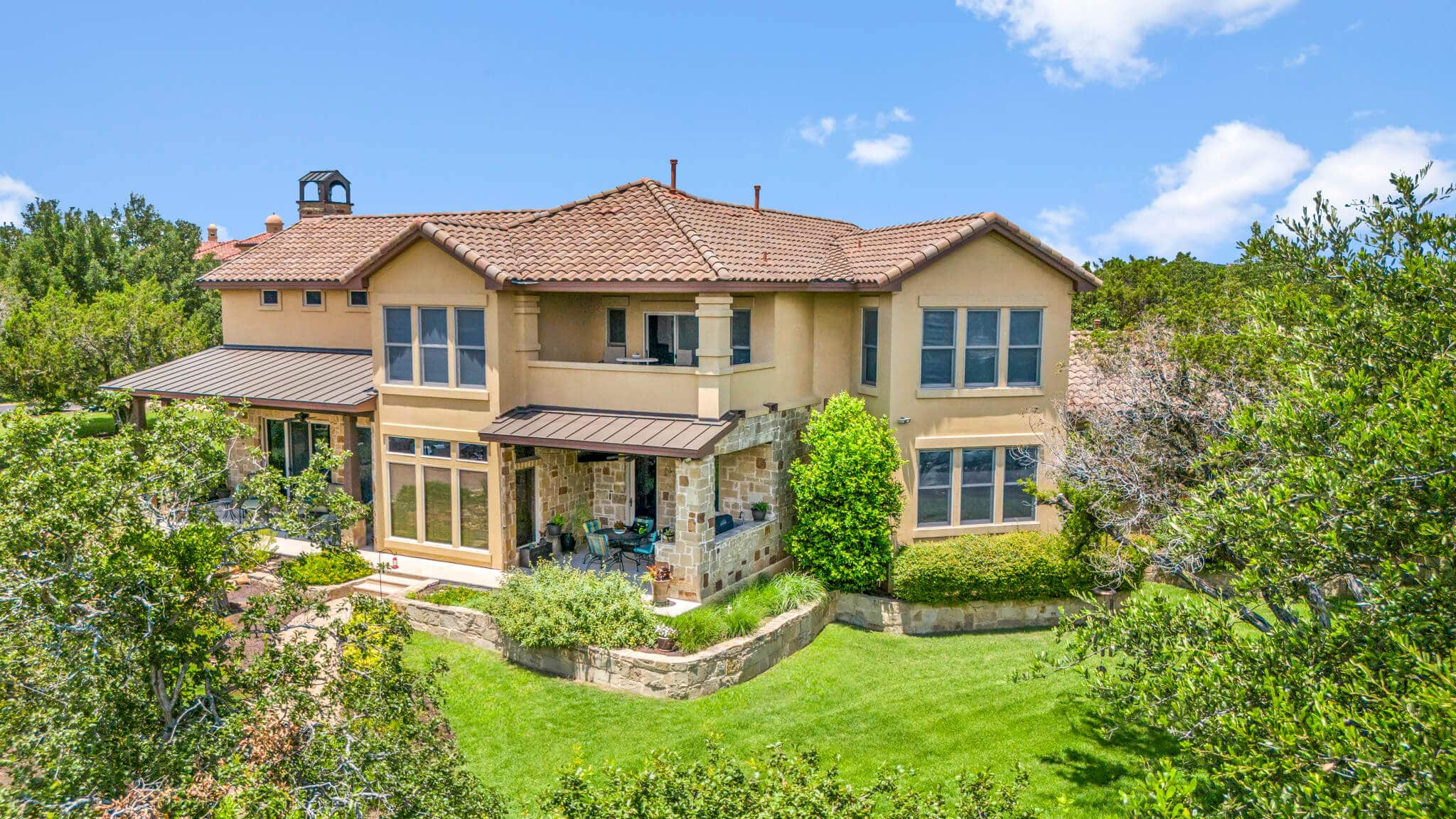 Form house in realestate